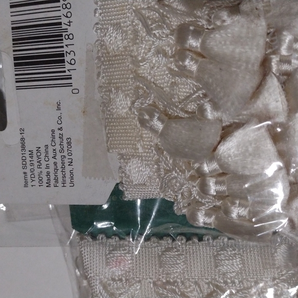 3/$15 Tassel Trim 36" - Picture 4 of 4